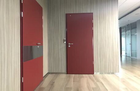 Дверь технические помещения